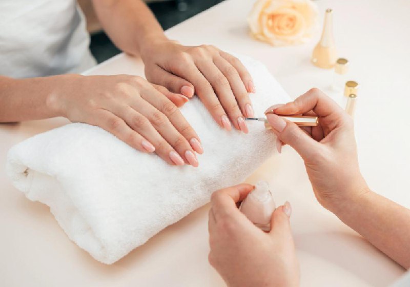 Maniküre mit Gellack